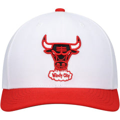 Chicago Bulls Hardwood Classics Core 2-Tone 2.0 Pro Snapback Hat - White/Red | Mitchell & Ness on sale