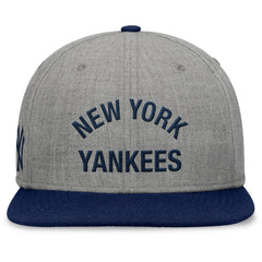New York Yankees Elements Flat Brim Snapbuckle Hat - Heather Gray/Navy