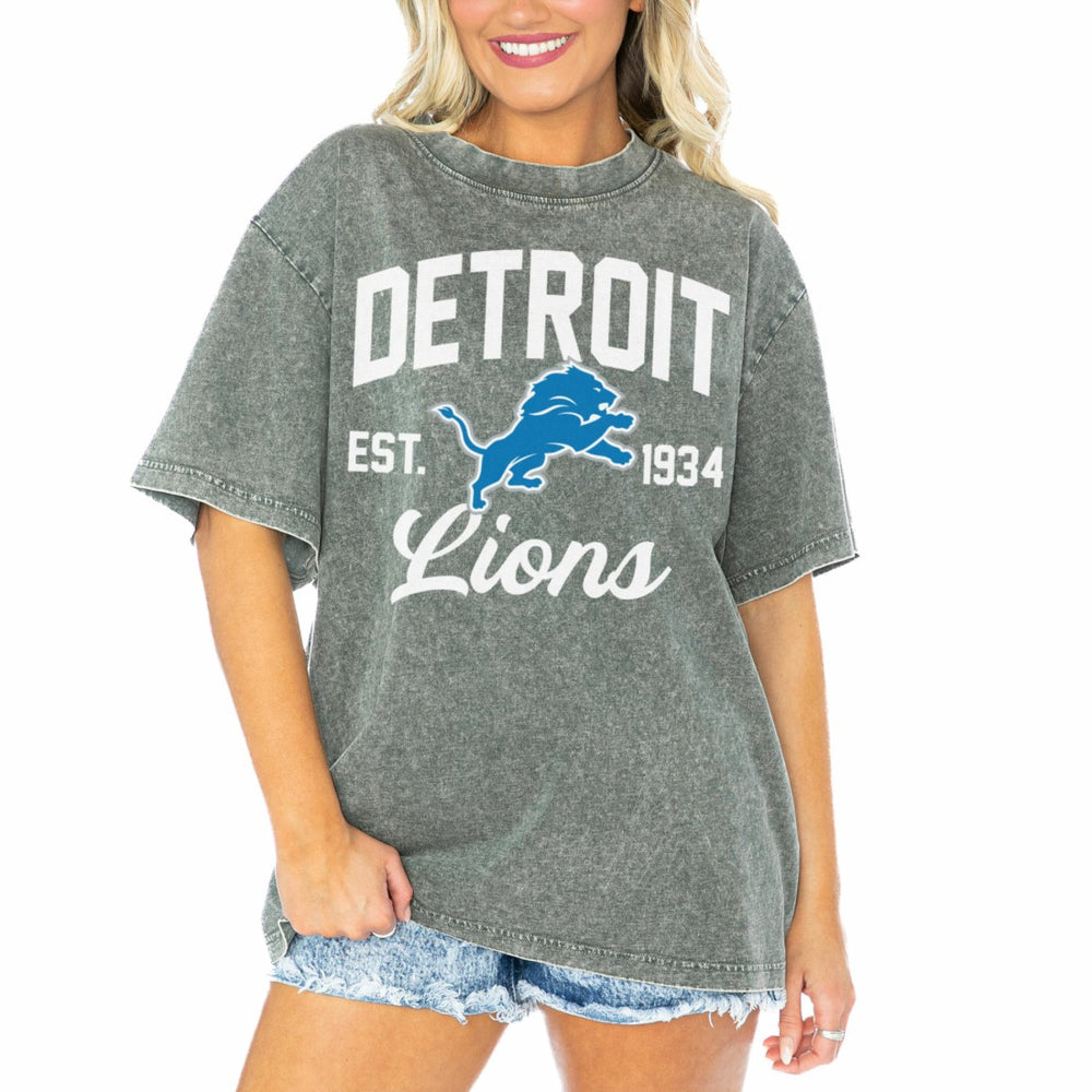 NFL Detroit Lions Gameday Couture Women's Tackle Titan Boyfriend Washed T-Shirt