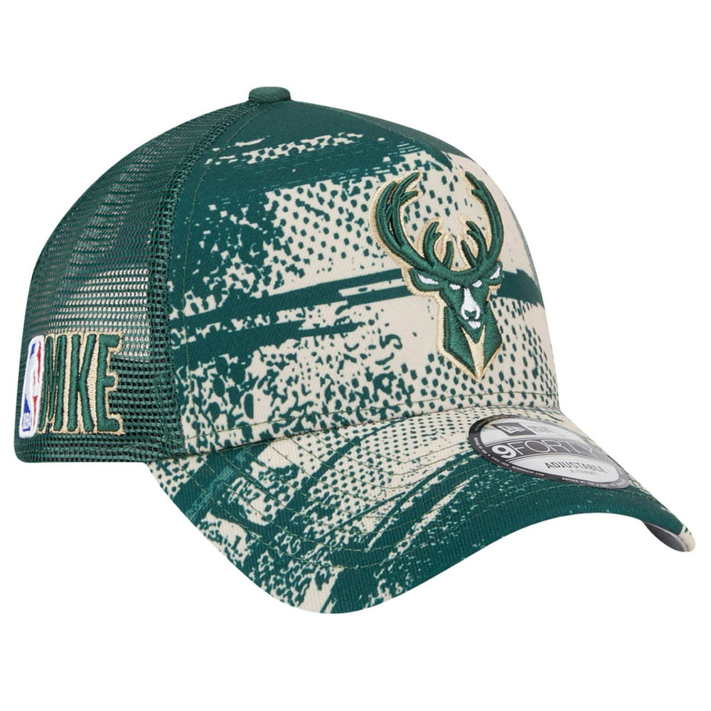 Milwaukee Bucks Tip Off A-Frame Trucker 9FORTY Adjustable Hat - Hunter Green/Cream | New Era outlet