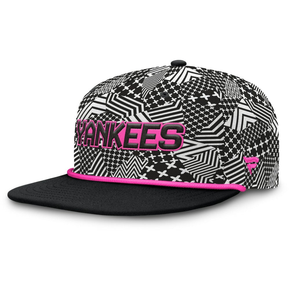 New York Yankees Let's Glow Moon Shot Snapback Hat - Black