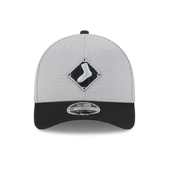 Chicago White Sox 2025 Batting Practice 9FORTY M-Crown Adjustable Hat - Gray/Black | New Era