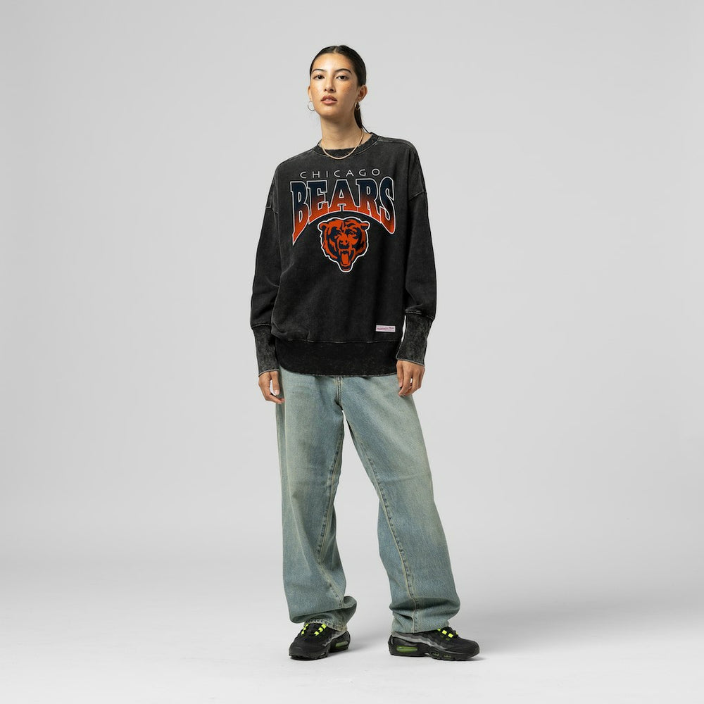 NFL Chicago Bears Women's Delineate Mineral Wash Crewneck Sweatshirt