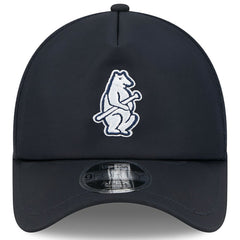 Chicago Cubs 2026 Batting Practice Alternate Apex 9FORTY Adjustable Hat - Navy | New Era