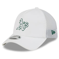 Athletics 2026 Batting Practice Apex 9FORTY Adjustable Trucker Hat - White | New Era
