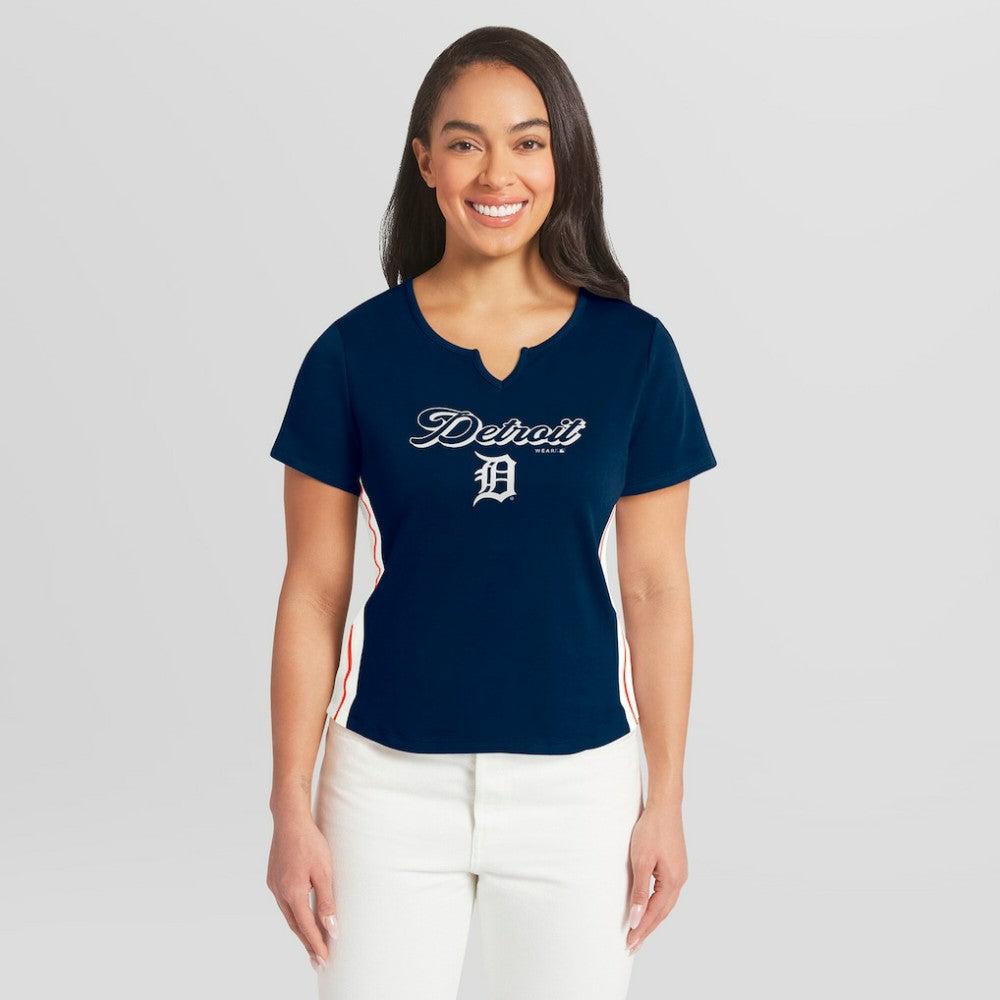 Detroit Tigers WEAR by Erin Andrews Women's Notch Neck Cropped T-Shirt - Navy