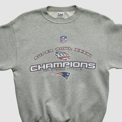 NFL New England Patriots Lee Sport 2002 Pullover Sweatshirt