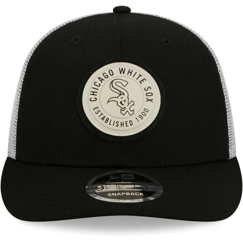Chicago White Sox Circle Trucker Low Profile 9FIFTY Snapback Hat - Black | New Era
