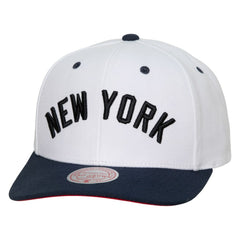 New York Yankees Cooperstown Collection Pro Crown Snapback Hat - White | Mitchell & Ness