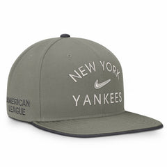 New York Yankees Pro Dri-FIT Snapback Hat - Olive | Nike