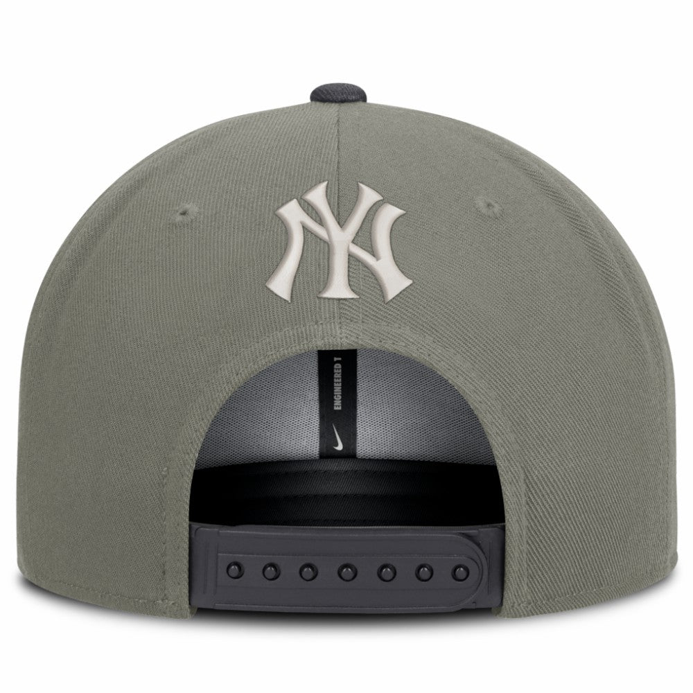 New York Yankees Pro Dri-FIT Snapback Hat - Olive | Nike