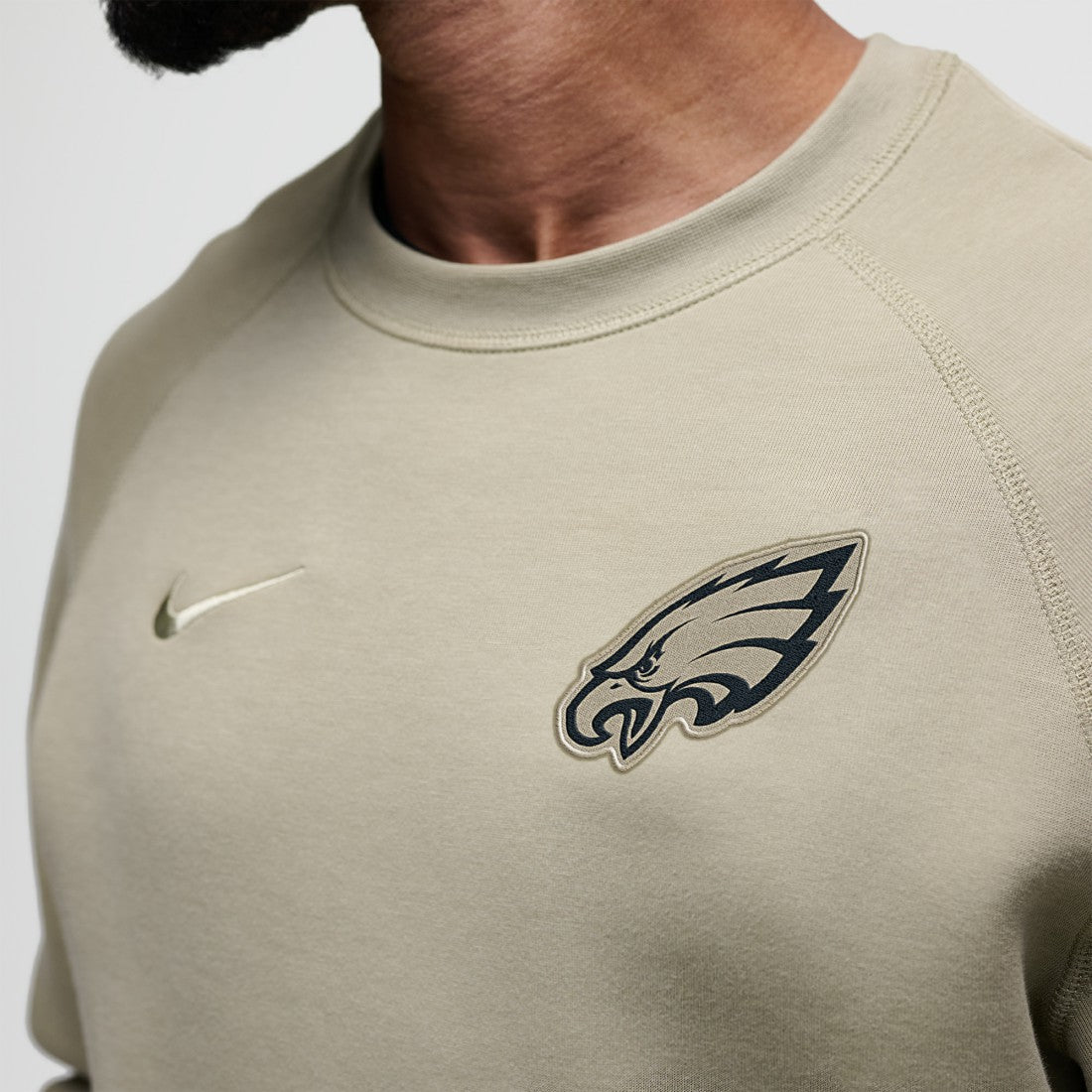 NFL Philadelphia Eagles Tech Fleece Raglan Sweatshirt