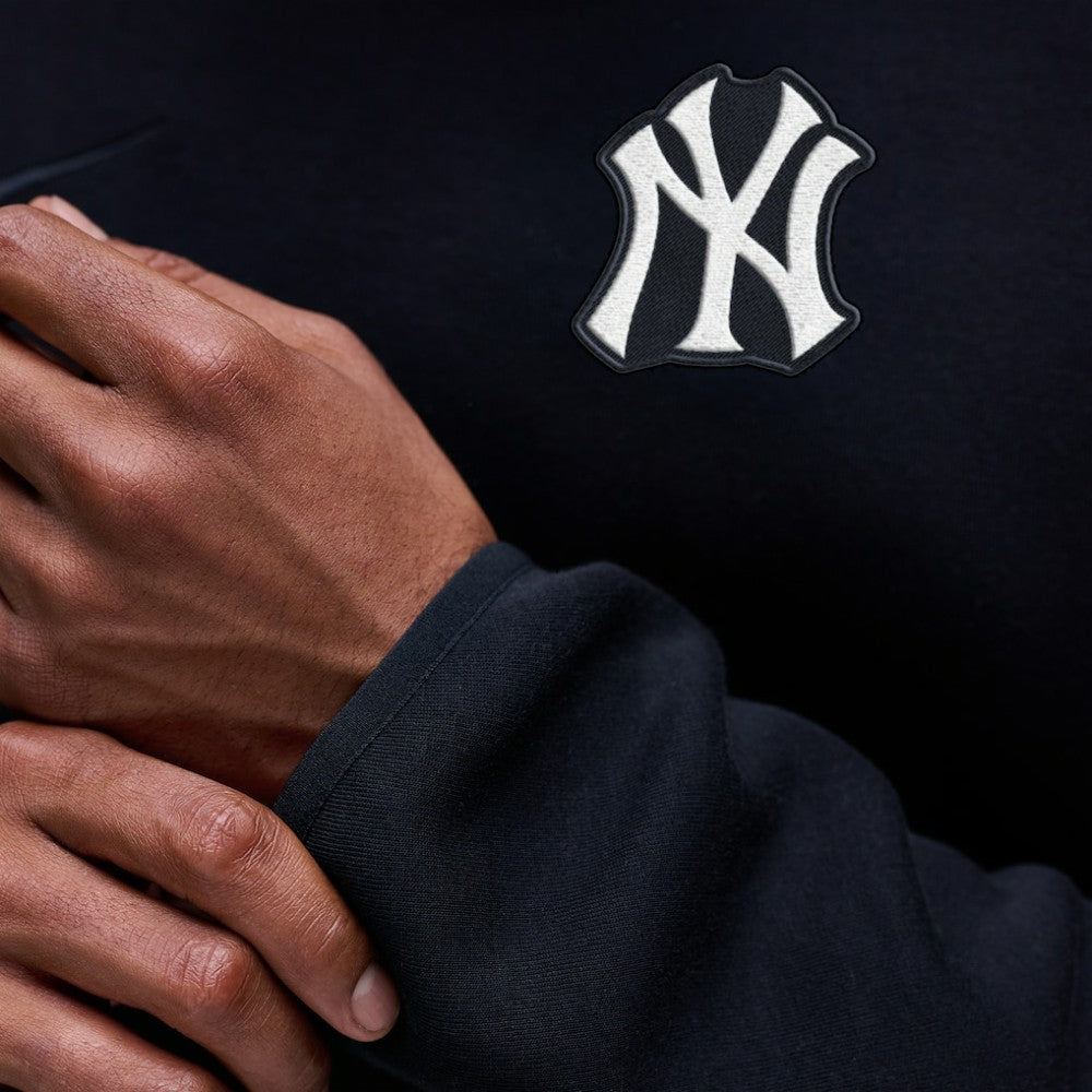 New York Yankees Tech Fleece Raglan Sweatshirt - Black | Nike