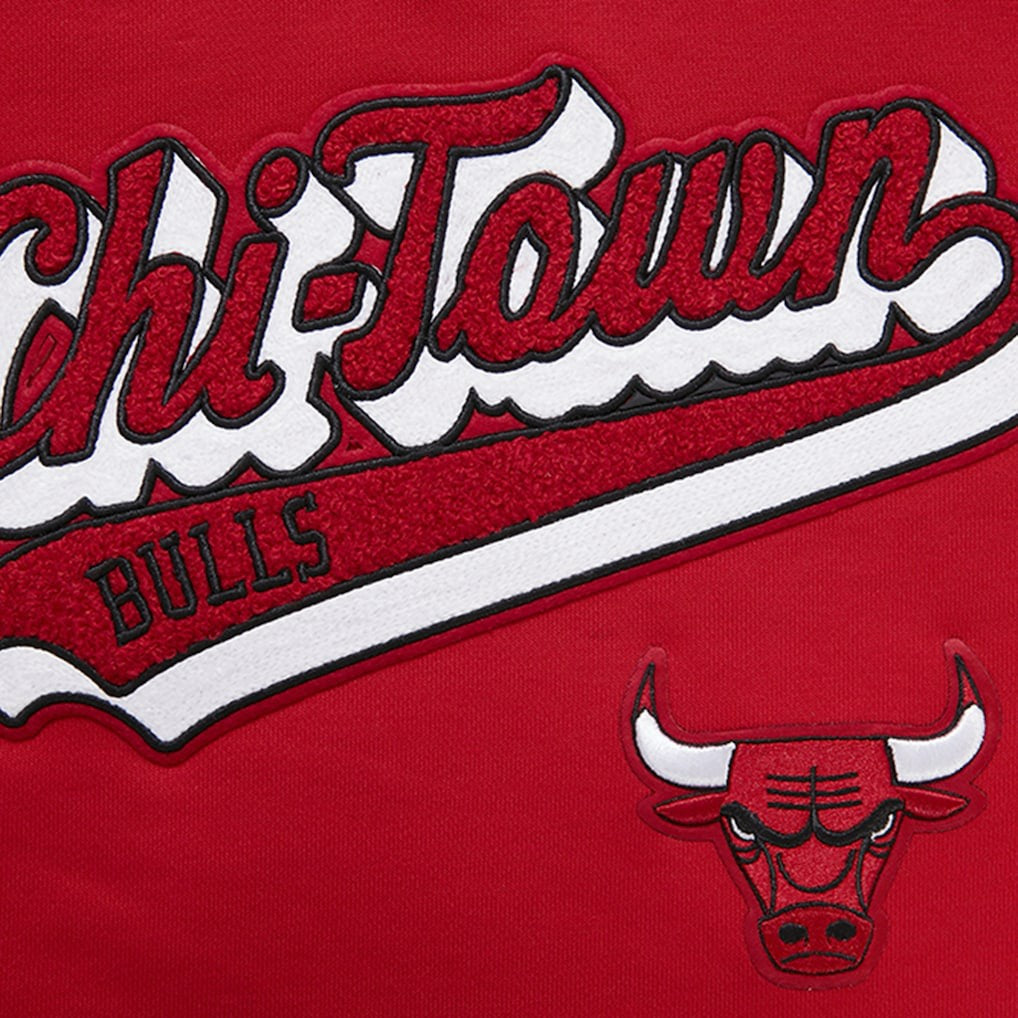 Chicago Bulls Pro Standard Women's Script Tail Cropped Pullover Hoodie - Red on sale