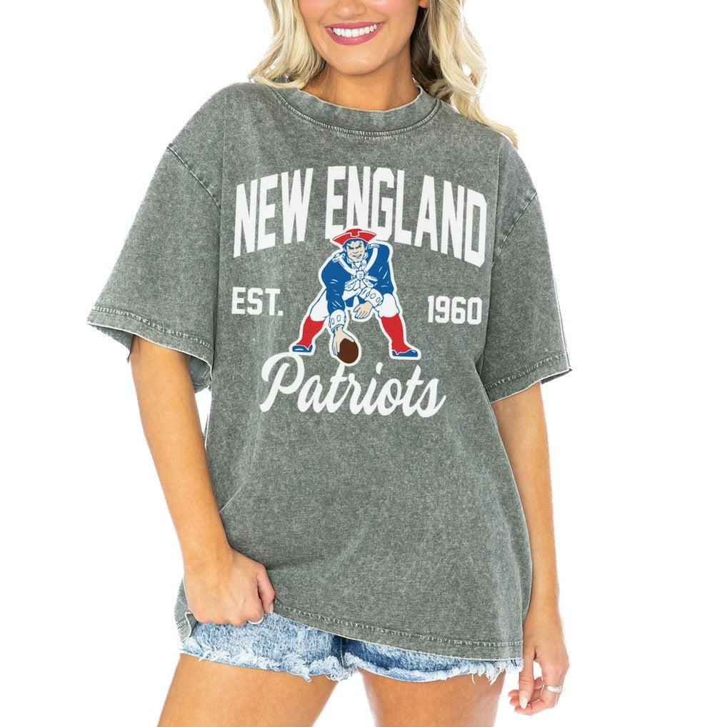 NFL New England Patriots Gameday Couture Women's Tackle Titan Boyfriend Washed T-Shirt
