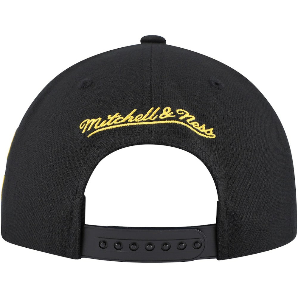 Calgary Flames Mitchell & Ness Core Team Script 2.0 Snapback Hat