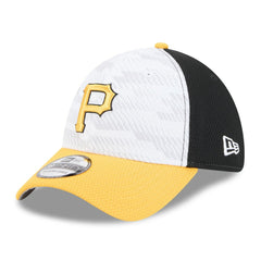 Pittsburgh Pirates 2025 MLB Clubhouse 39THIRTY Flex Hat - Black/Gold | New Era