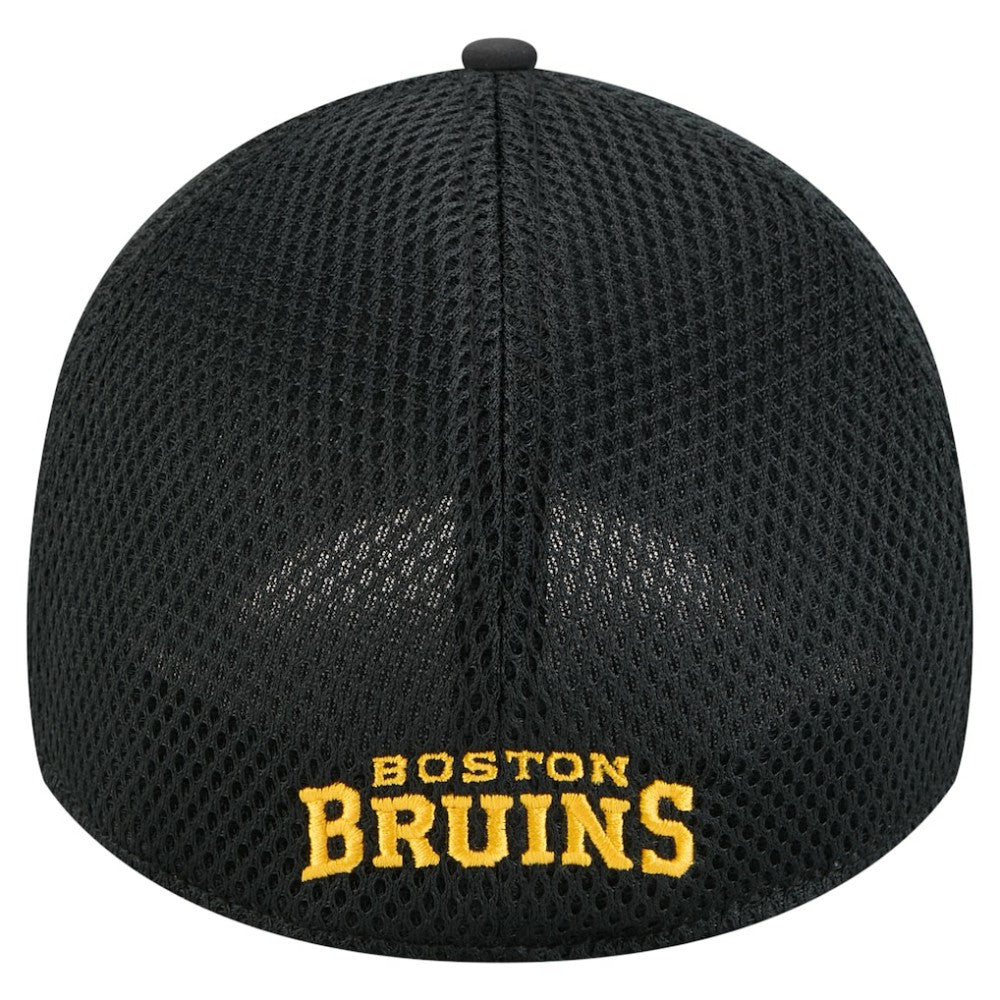Boston Bruins New Era Linear Featherweight 39THIRTY Flex Hat