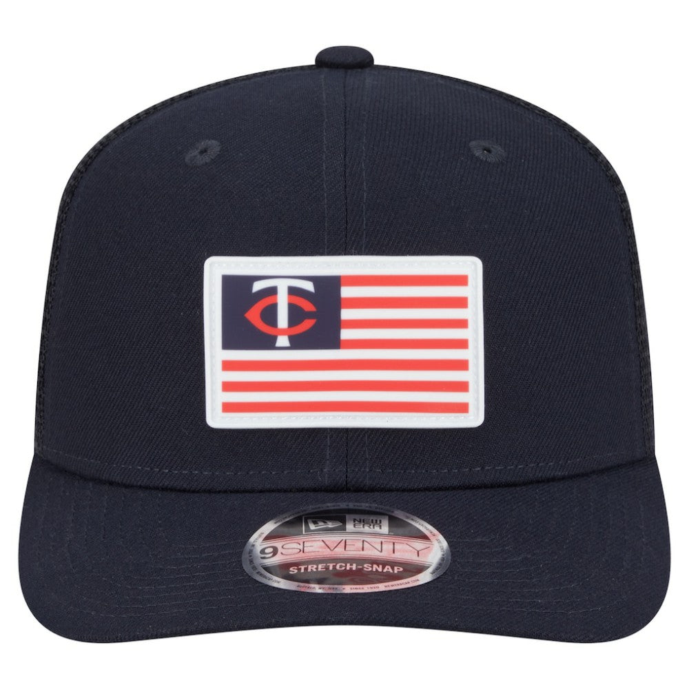 Minnesota Twins Flag 9SEVENTY Stretch-Snap Hat - Navy | New Era