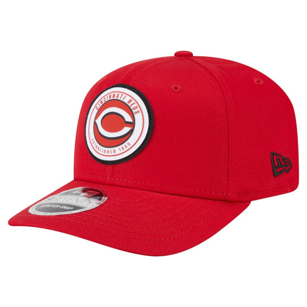 Cincinnati Reds Circle Patch 9SEVENTY Stretch-Snap Hat - Red | New Era