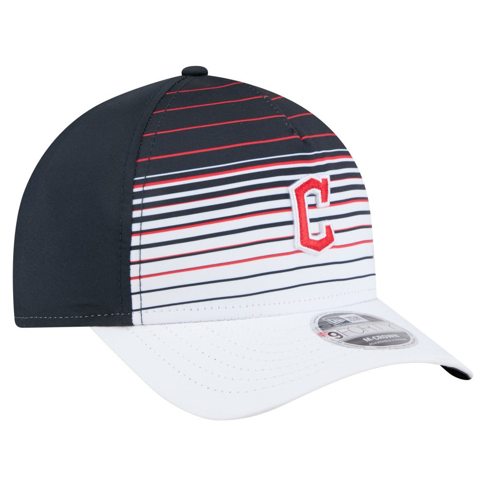 Cleveland Guardians Gradient 9FORTY M-Crown Adjustable Hat - Navy | New Era