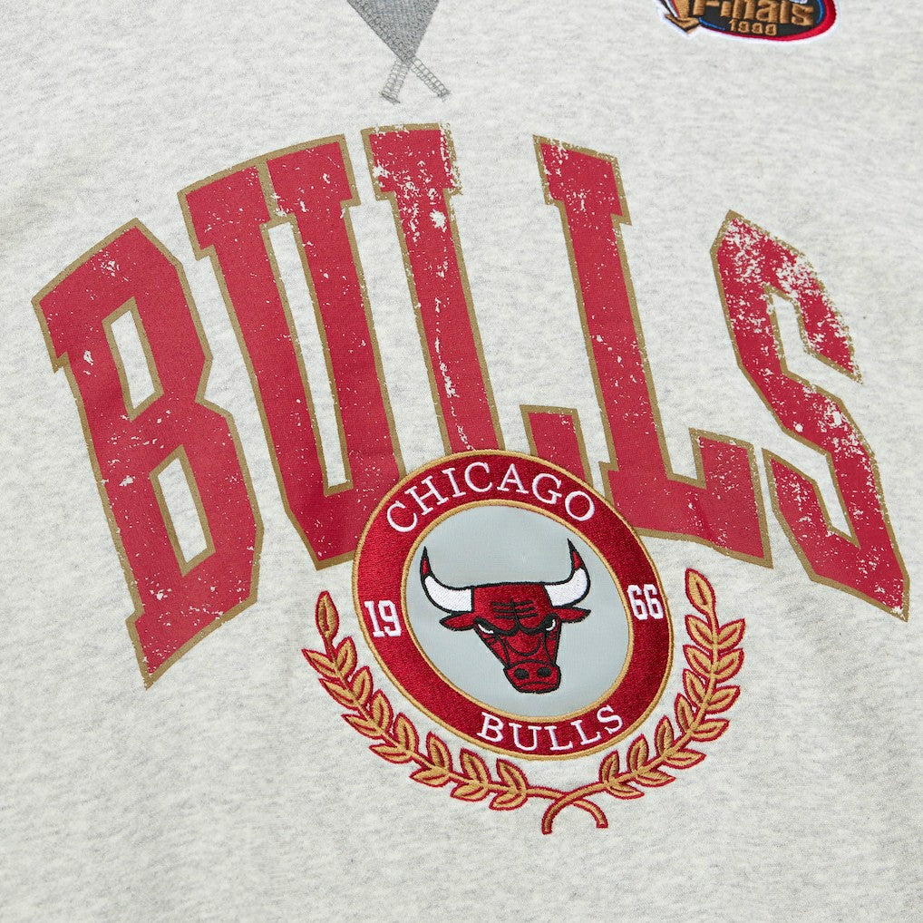 Chicago Bulls Vintage Logo Pullover Sweatshirt - Heather Gray | Mitchell & Ness on sale