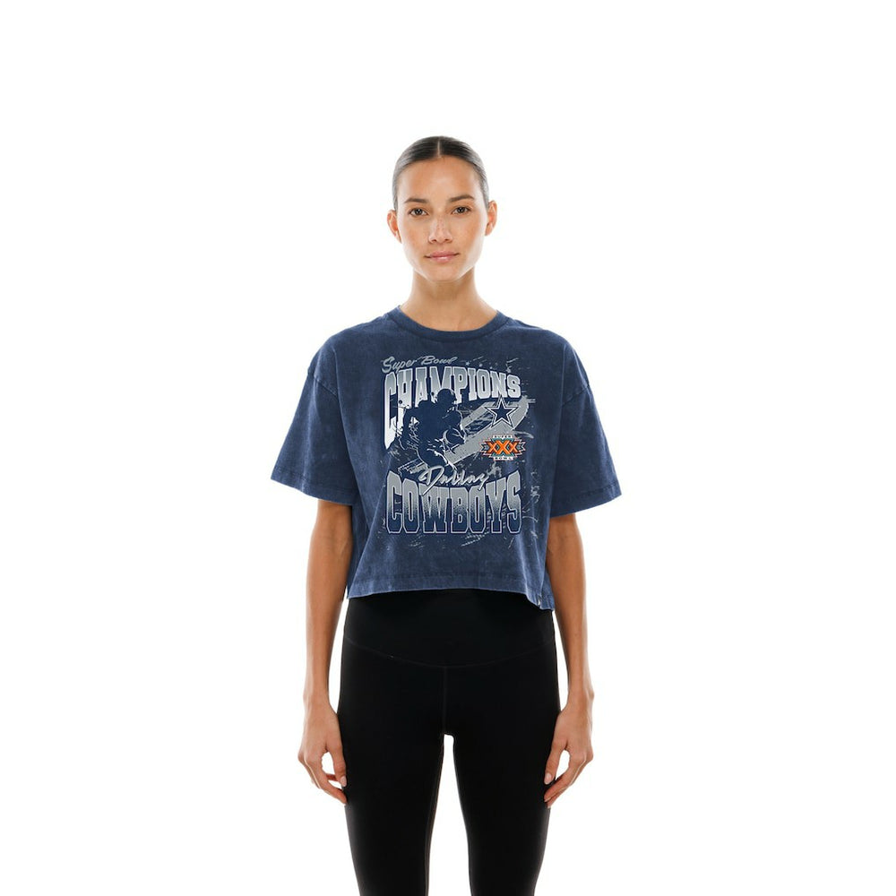 NFL Dallas Cowboys Women's Cropped Boxy Sport Classics Mineral Wash T-Shirt
