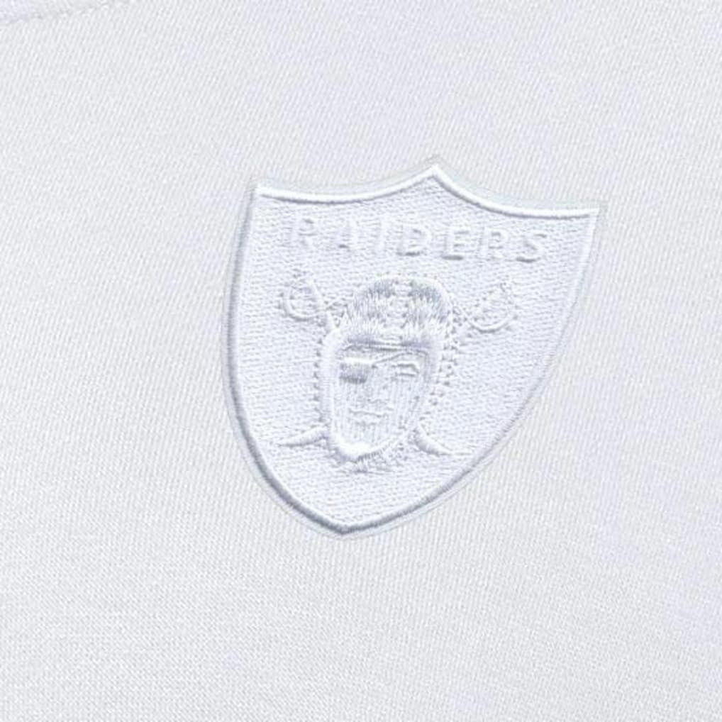 NFL Las Vegas Raiders Antigua Women's Victory Crew Pullover Sweatshirt
