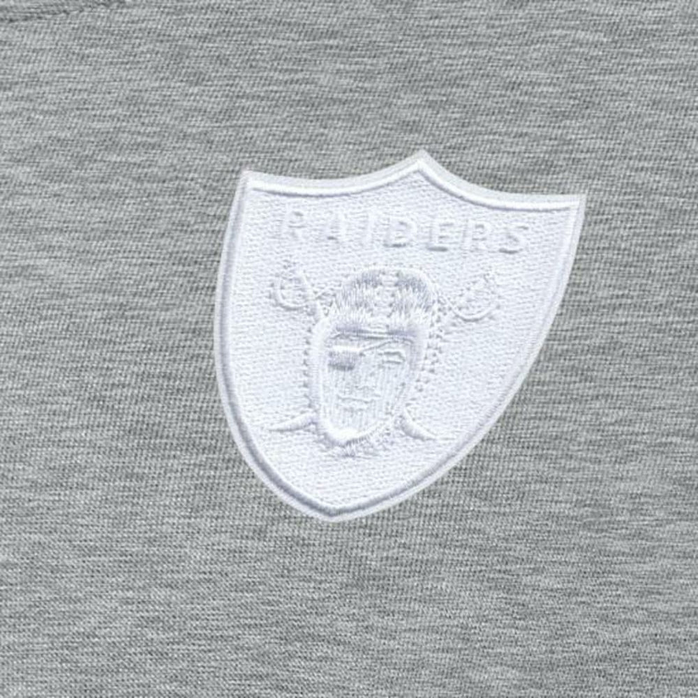 NFL Las Vegas Raiders Antigua Women's Victory Crew Pullover Sweatshirt