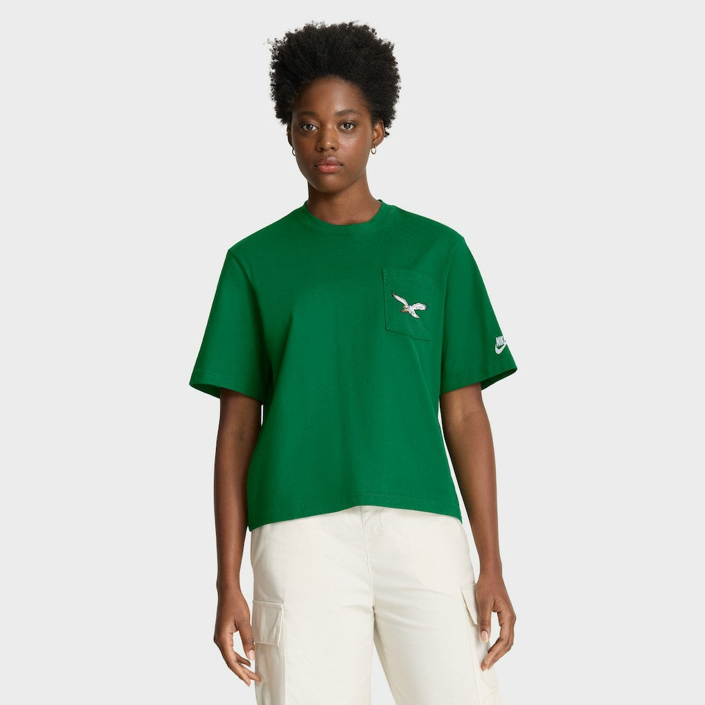 NFL Philadelphia Eagles Women's Rewind Pocket Boxy T-Shirt