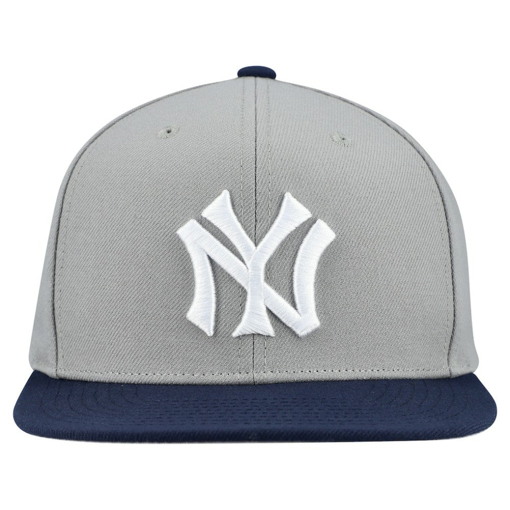 New York Yankees Cooperstown Collection Basic Flip Snapback Hat - Gray | Mitchell & Ness