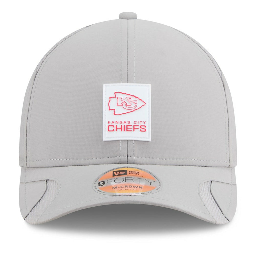 NFL Kansas City Chiefs 2025 Sideline M-Crown 9FORTY Adjustable Hat