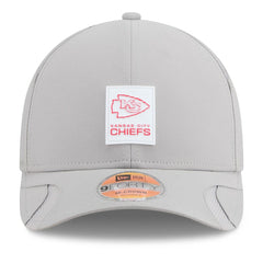 NFL Kansas City Chiefs 2025 Sideline M-Crown 9FORTY Adjustable Hat