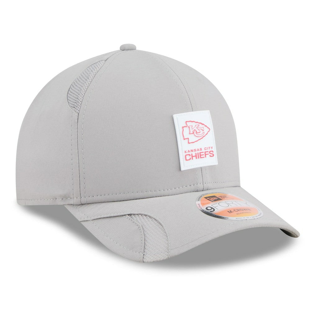 NFL Kansas City Chiefs 2025 Sideline M-Crown 9FORTY Adjustable Hat