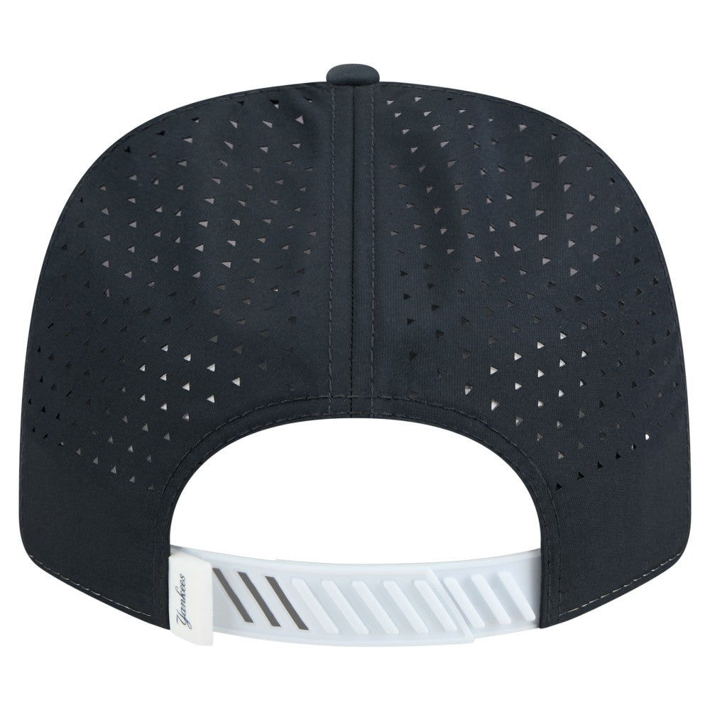 New York Yankees Established Patch 9SEVENTY Adjustable Hat - White/Navy | New Era