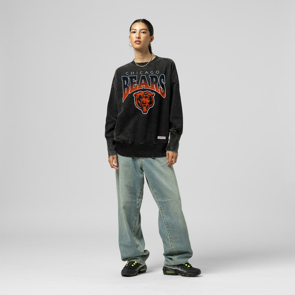 NFL Chicago Bears Women's Delineate Mineral Wash Crewneck Sweatshirt