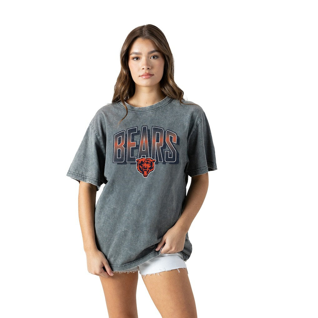 NFL Chicago Bears Gameday Couture Women's Peak Performance Oversized Snow Wash T-Shirt