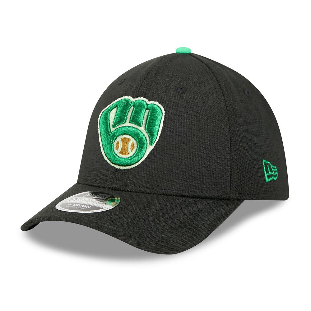 Milwaukee Brewers 2026 St. Patrick's Day 39THIRTY Flex Hat - Black | New Era
