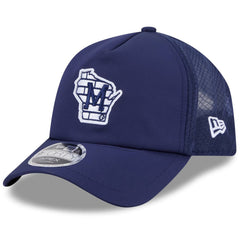 Milwaukee Brewers 2026 Batting Practice Alternate Apex 9FORTY Adjustable Hat - Navy | New Era