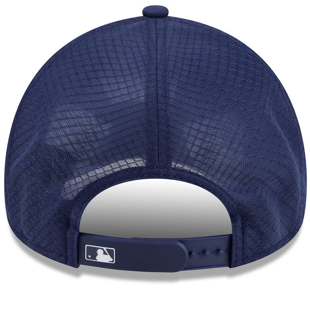 Milwaukee Brewers 2026 Batting Practice Alternate Apex 9FORTY Adjustable Hat - Navy | New Era