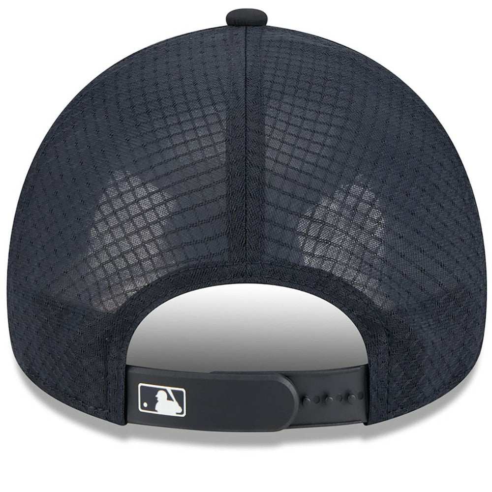 Chicago Cubs 2026 Batting Practice Alternate Apex 9FORTY Adjustable Hat - Navy | New Era