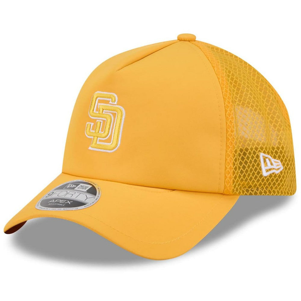 San Diego Padres 2026 Batting Practice Apex 9FORTY Adjustable Trucker Hat - Gold | New Era