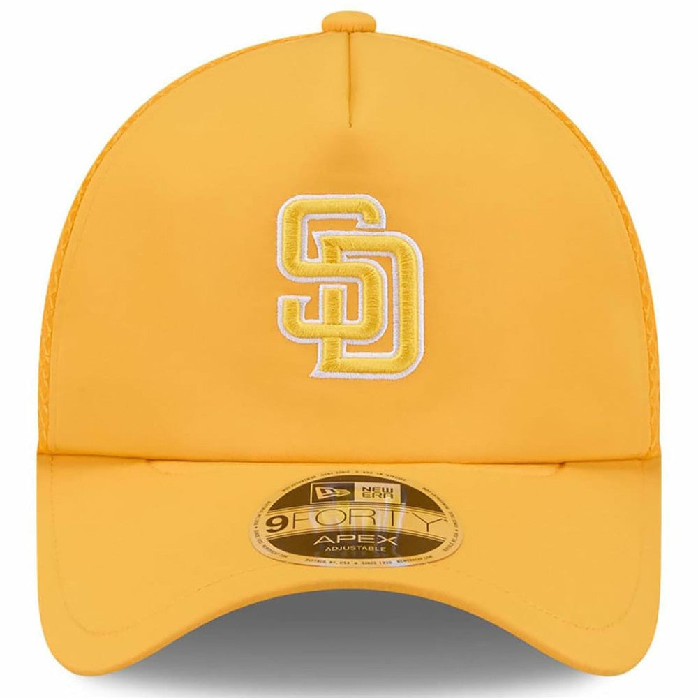 San Diego Padres 2026 Batting Practice Apex 9FORTY Adjustable Trucker Hat - Gold | New Era