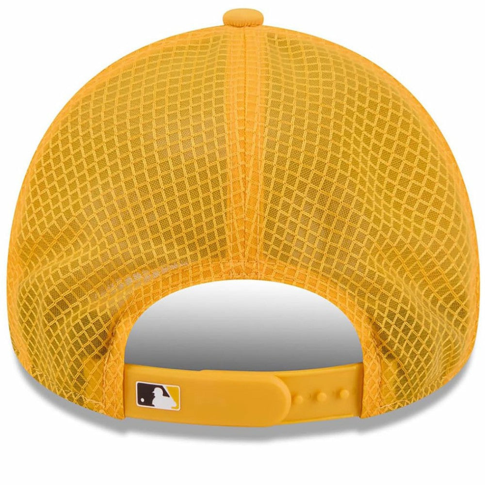 San Diego Padres 2026 Batting Practice Apex 9FORTY Adjustable Trucker Hat - Gold | New Era