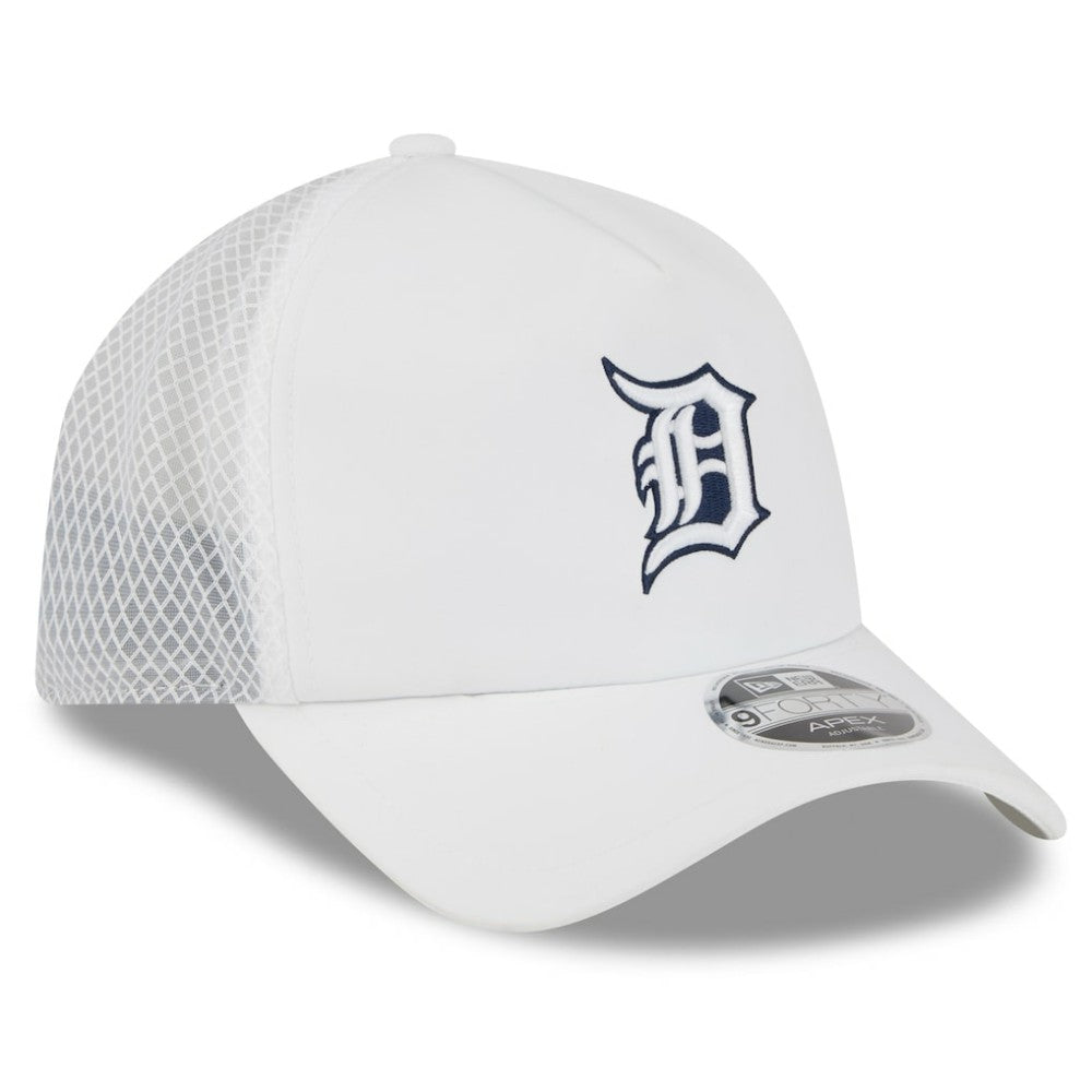 Detroit Tigers 2026 Batting Practice Apex 9FORTY Adjustable Trucker Hat - White | New Era