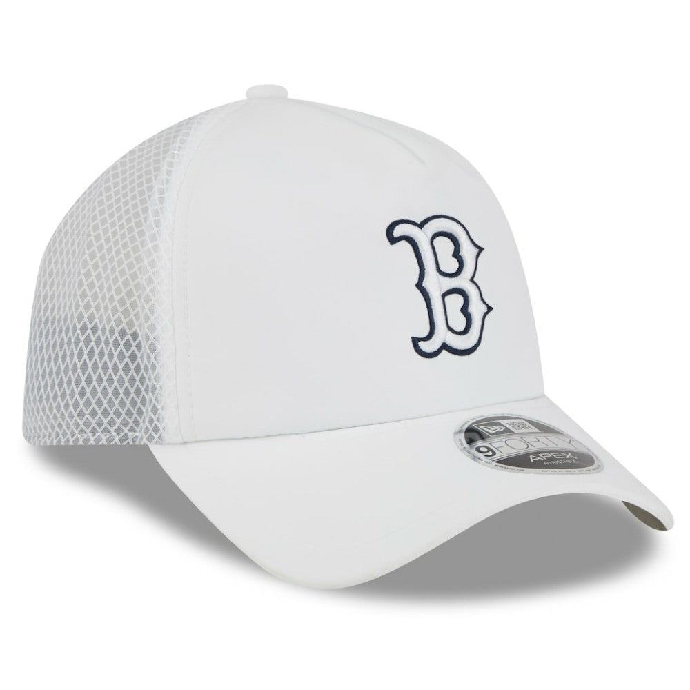 Boston Red Sox 2026 Batting Practice Apex 9FORTY Adjustable Trucker Hat - White | New Era