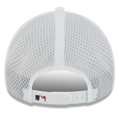 Boston Red Sox 2026 Batting Practice Apex 9FORTY Adjustable Trucker Hat - White | New Era