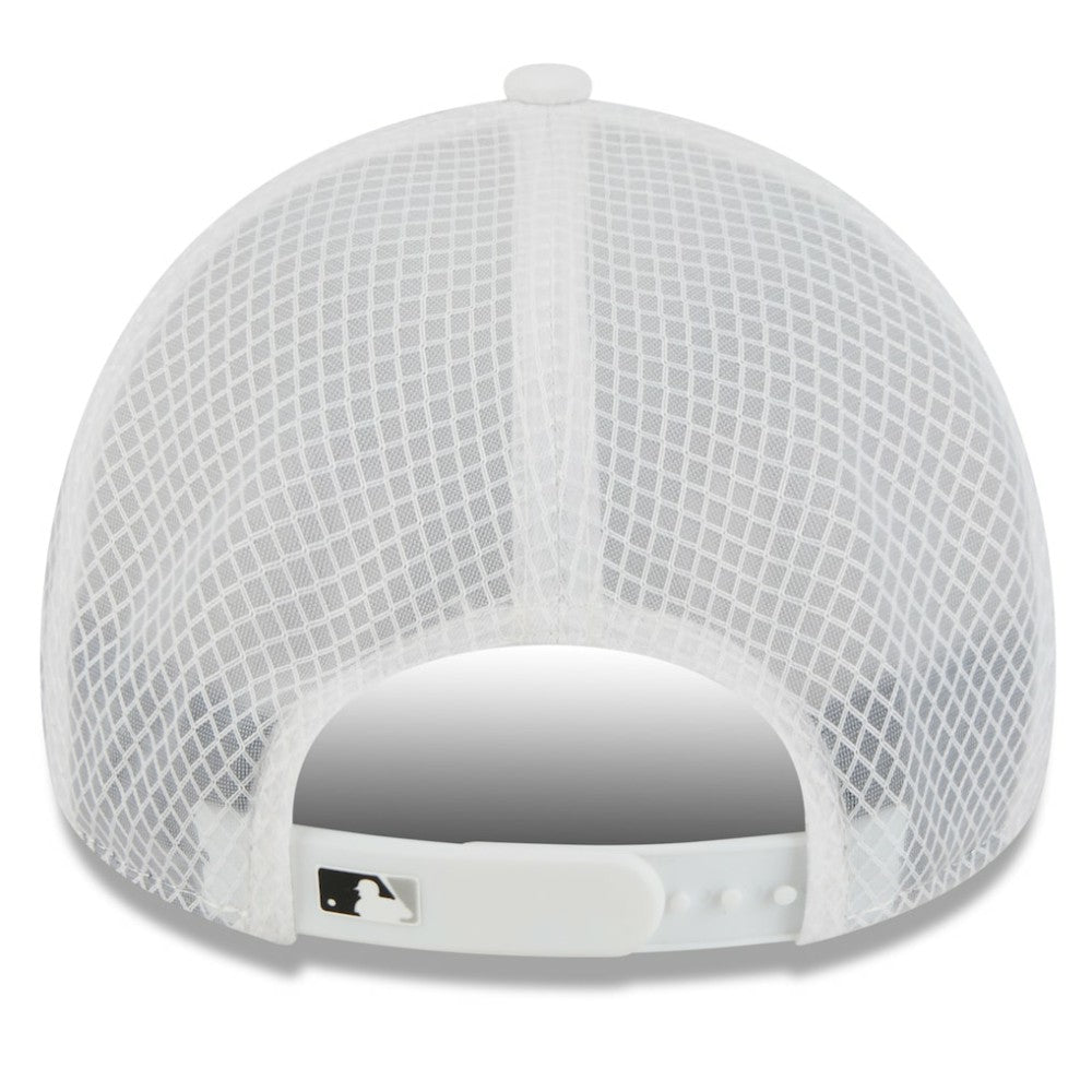 Chicago White Sox 2026 Batting Practice Apex 9FORTY Adjustable Trucker Hat - White | New Era