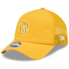 Milwaukee Brewers 2026 Batting Practice Apex 9FORTY Adjustable Trucker Hat - Gold | New Era