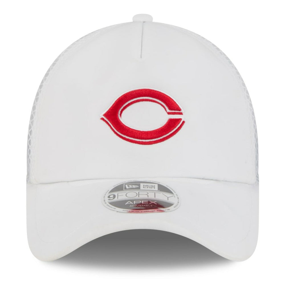 Cincinnati Reds 2026 Batting Practice Apex 9FORTY Adjustable Trucker Hat - White | New Era